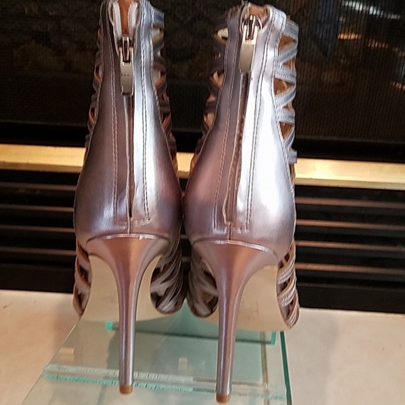 🆕️NIB Guess Perlina2 silver stiletto - Picture 3 of 8